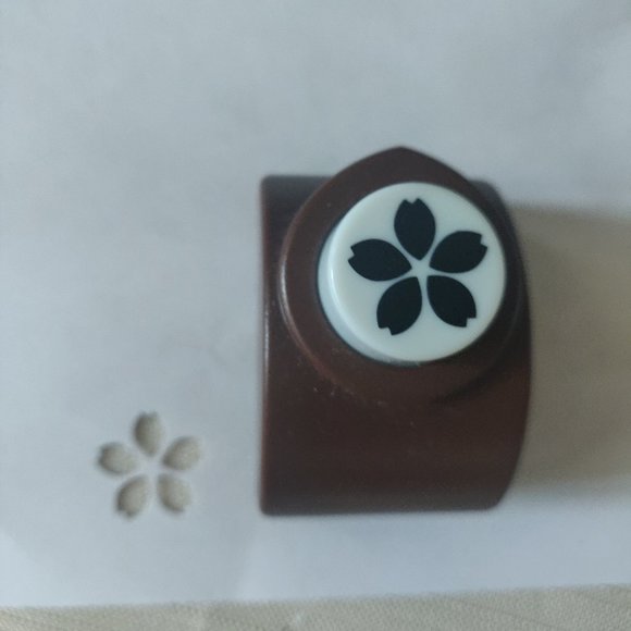 Small Paper Cut Punch Scrapbook Card Craft Cutter Stamp  - Flowers | Set of 4 - Picture 3 of 7